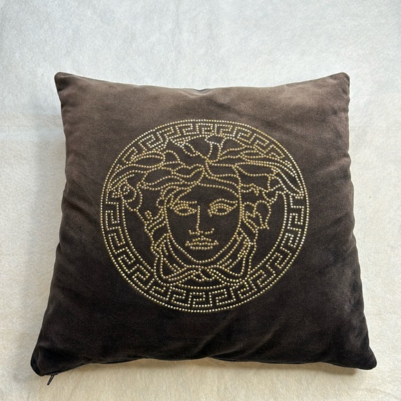 VERSACE GRAY VELVET GOLD STUDDED MEDUSA GREEK KEY ACCENT THROW PILLOW - Picture 2 of 8